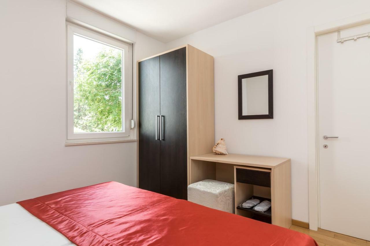 Apartment Marcela With Private Parking 스플리트 외부 사진