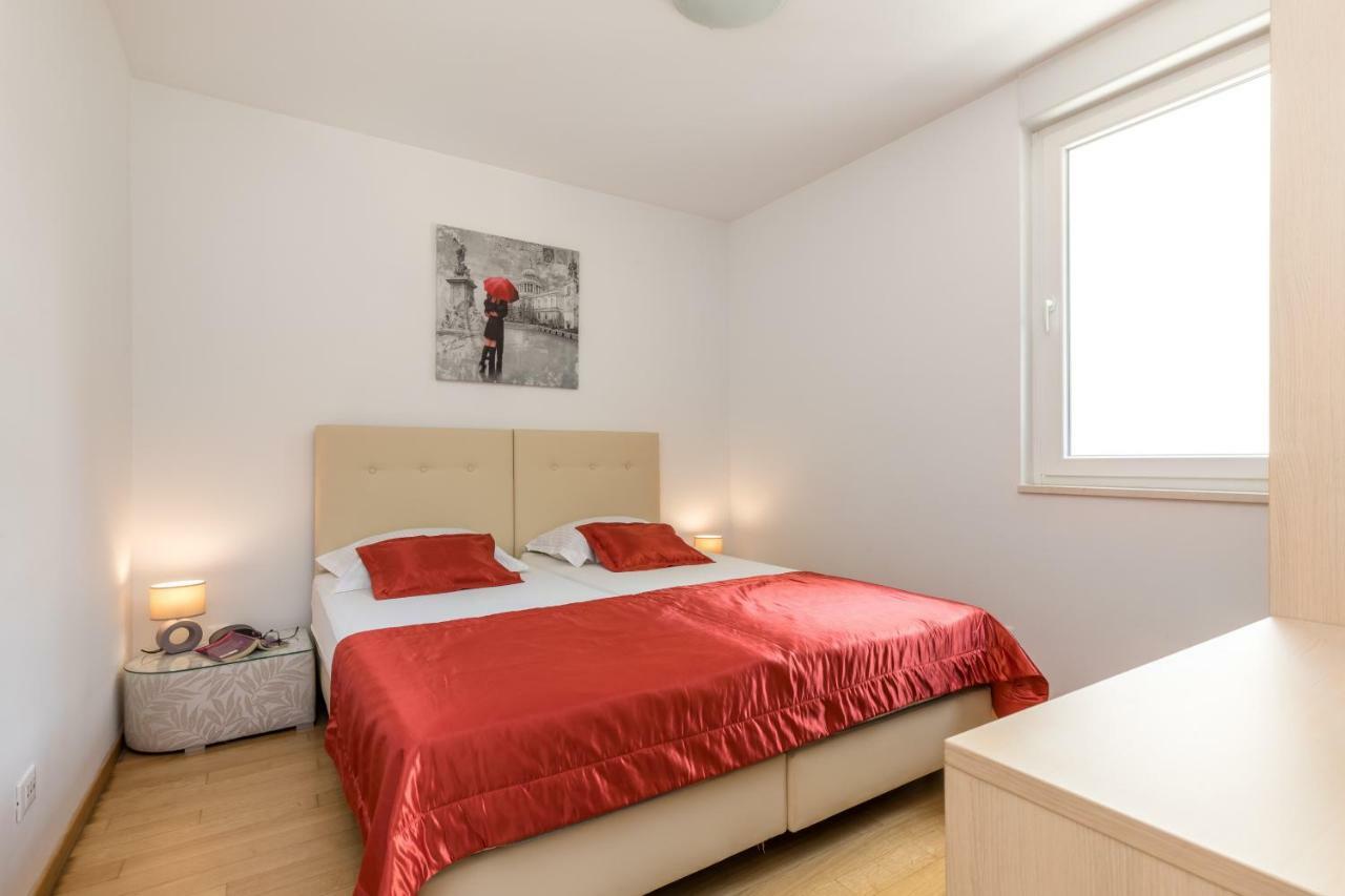 Apartment Marcela With Private Parking 스플리트 외부 사진