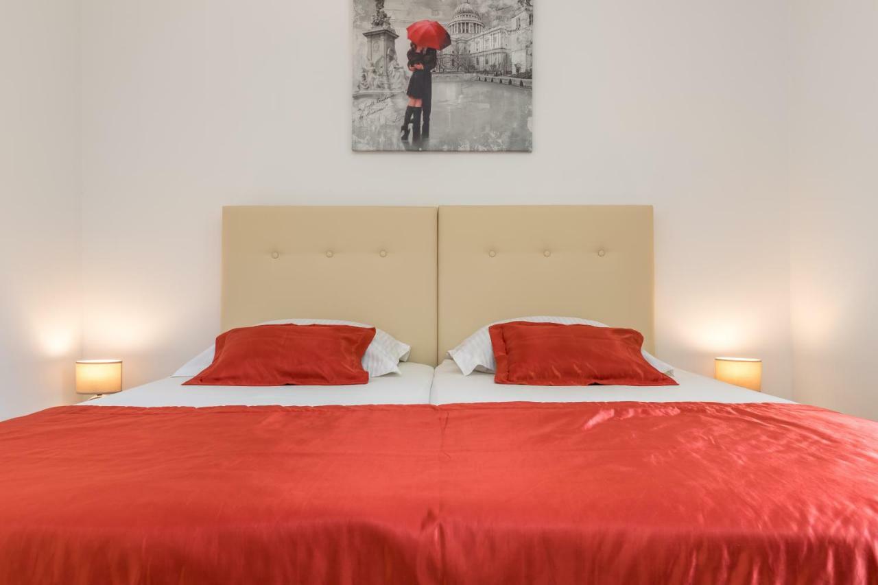 Apartment Marcela With Private Parking 스플리트 외부 사진